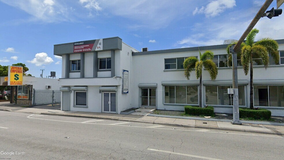 More Photos Of 2390 NW 7th St, Miami Medical For Lease