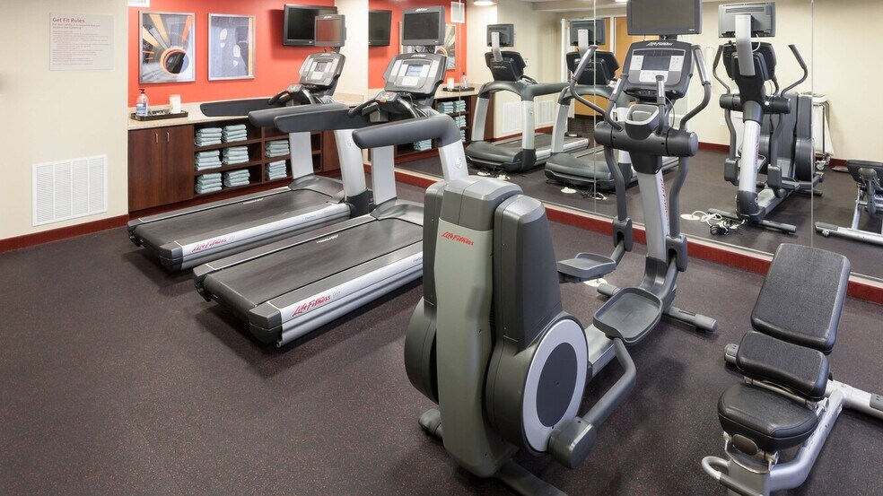 More Photos Of 12 Crossings Ct, Little Rock Hotel For Sale