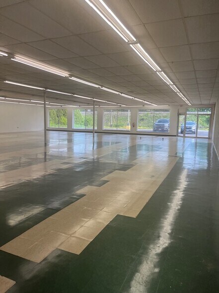 More Photos Of 561 Broad st, Waverly General Retail For Sale