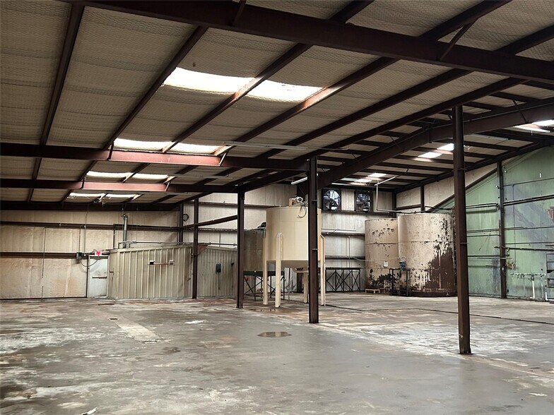 More Photos Of 616 S 9th St, Corsicana Warehouse For Sale