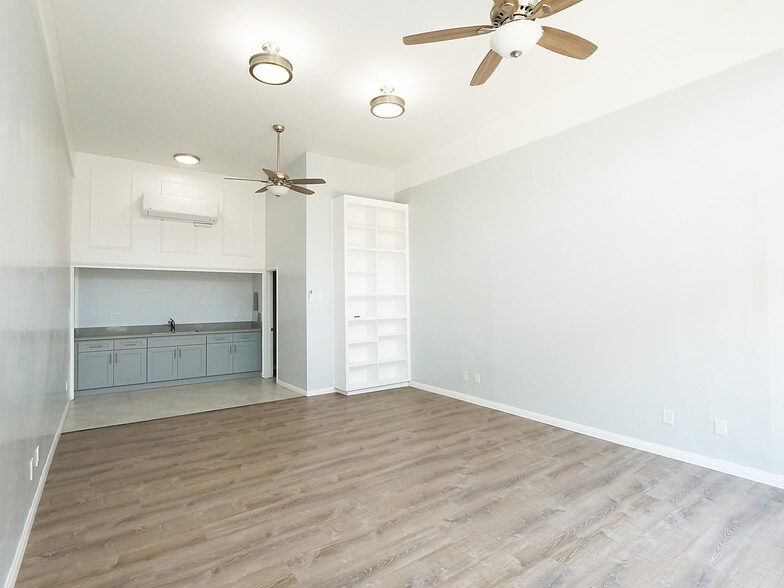 More Photos Of 529 W 9th St, San Pedro Office For Lease