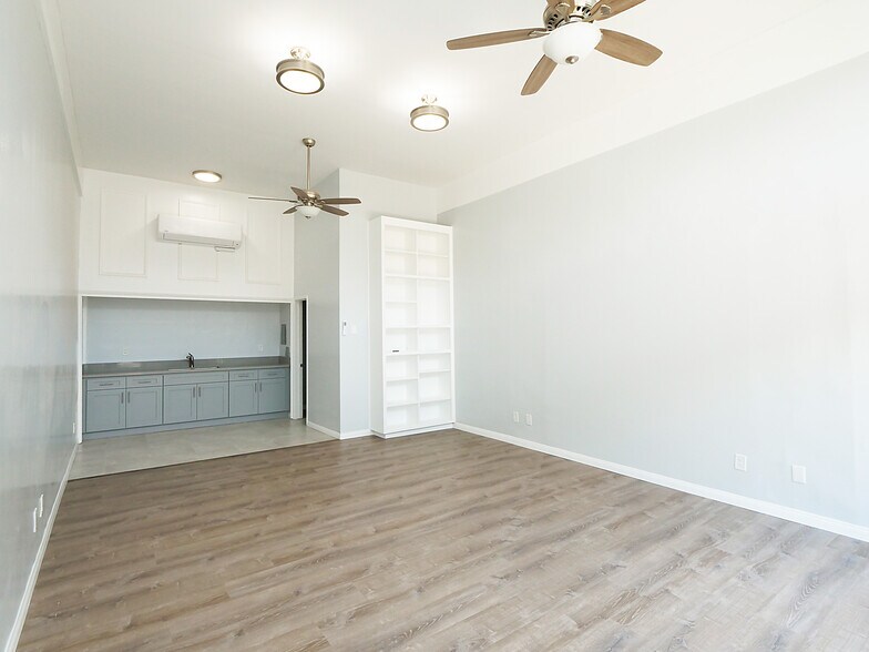 More Photos Of 529 W 9th St, San Pedro Office For Lease