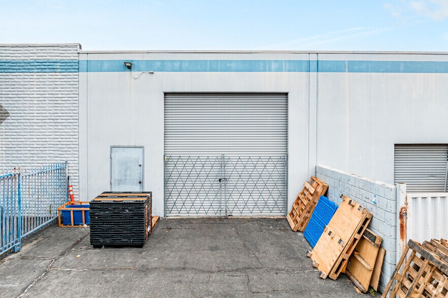 More Photos Of 5061 Brooks St, Montclair Warehouse For Lease