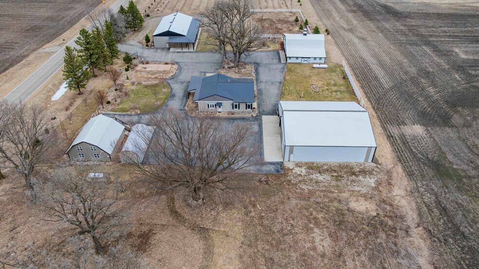 More Photos Of 90917 240th St, Austin Light Distribution For Sale