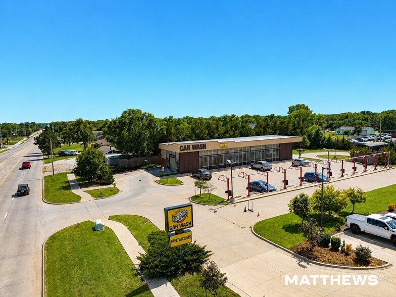 Primary Photo Of 565 S Andover Rd, Andover Carwash For Sale