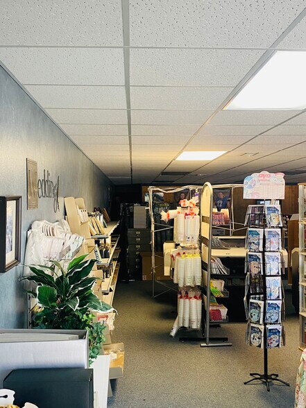 More Photos Of 721 Highway 5 N, Mountain Home Storefront For Sale