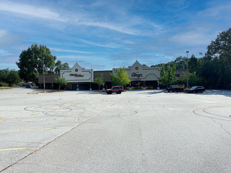More Photos Of 141 Fernwood Dr, Spartanburg Unknown For Lease