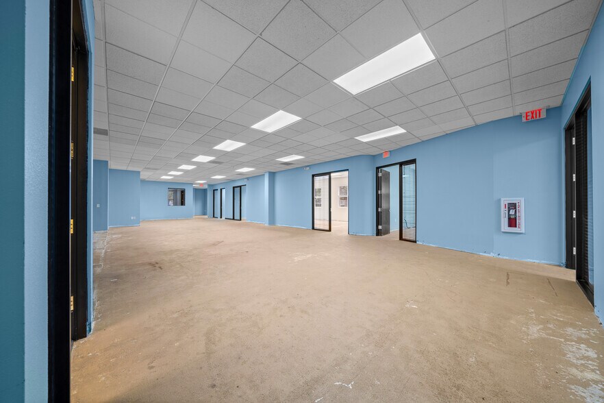 More Photos Of 5885 Central Ave, Saint Petersburg Office For Lease