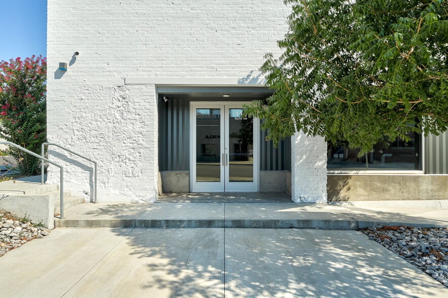 More Photos Of 111 NW 8th St, Oklahoma City Office For Sale