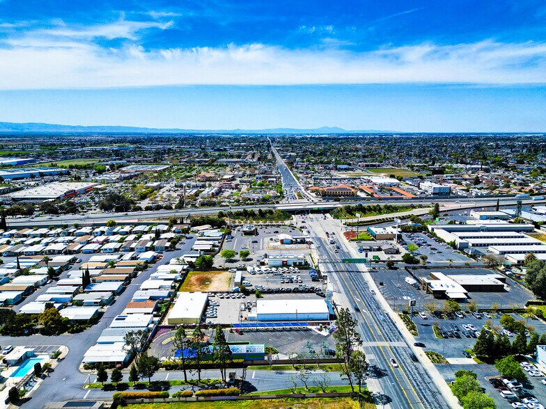 More Photos Of 1810 E Yosemite Ave, Manteca Carwash For Sale