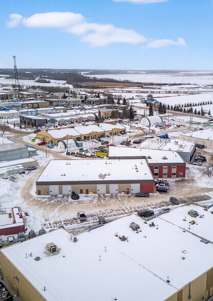 More Photos Of 32 Rayborn Cres, St. Albert Service For Sale