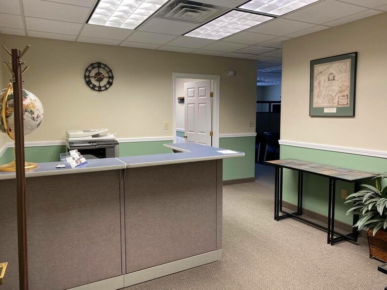More Photos Of 172 Route 101, Bedford Office For Sale