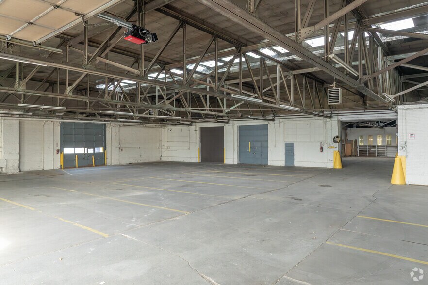 More Photos Of 6629 S Wentworth Ave, Chicago Warehouse For Lease