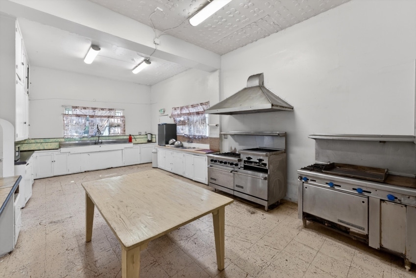 More Photos Of 7101 Menlo Ave, Los Angeles Religious Facility For Sale