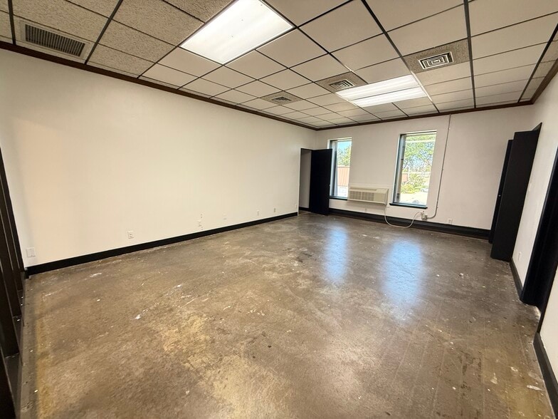 More Photos Of 2814 Syene Rd, Madison Light Distribution For Lease