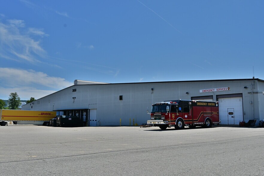 More Photos Of 2070 Route 52, Hopewell Junction Unknown For Lease