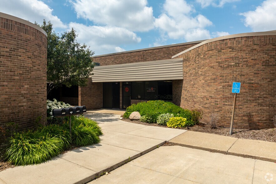 Primary Photo Of 7314-7515 19 Mile Rd, Sterling Heights Showroom For Lease