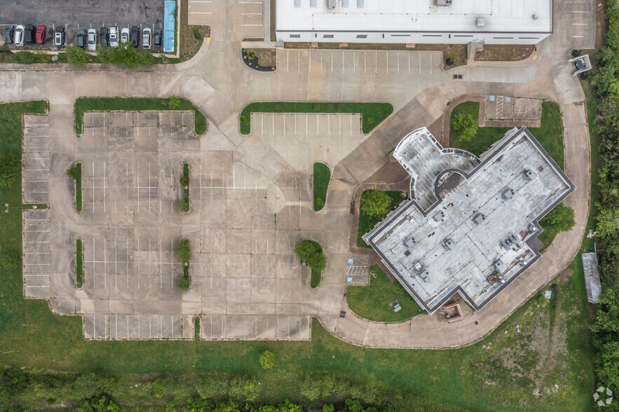 More Photos Of 7955 Fischer Steel Rd, Cordova Bar For Sale