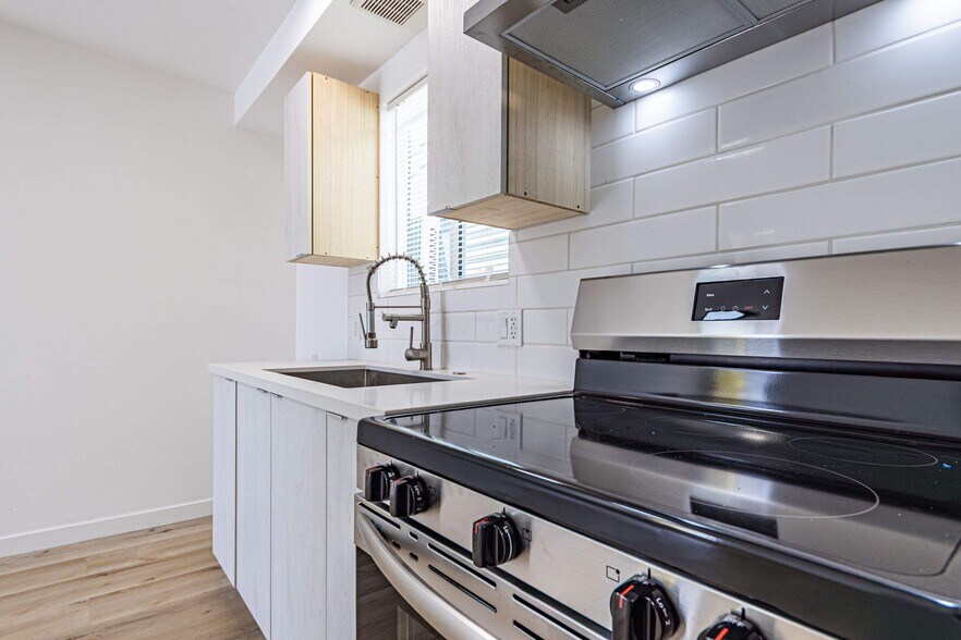 More Photos Of 4626 Wall St, Los Angeles Apartments For Sale