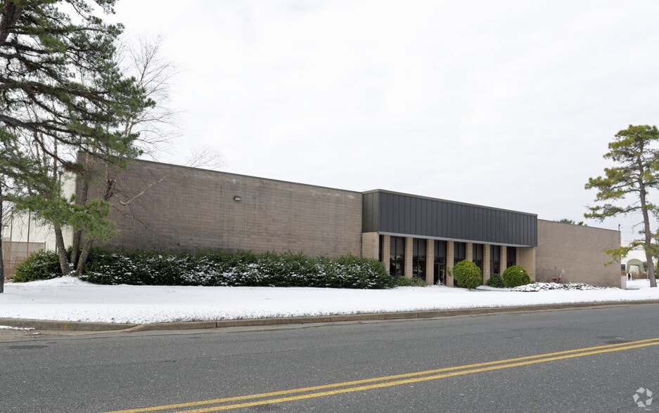 Primary Photo Of 1700 Oak St, Lakewood Warehouse For Lease