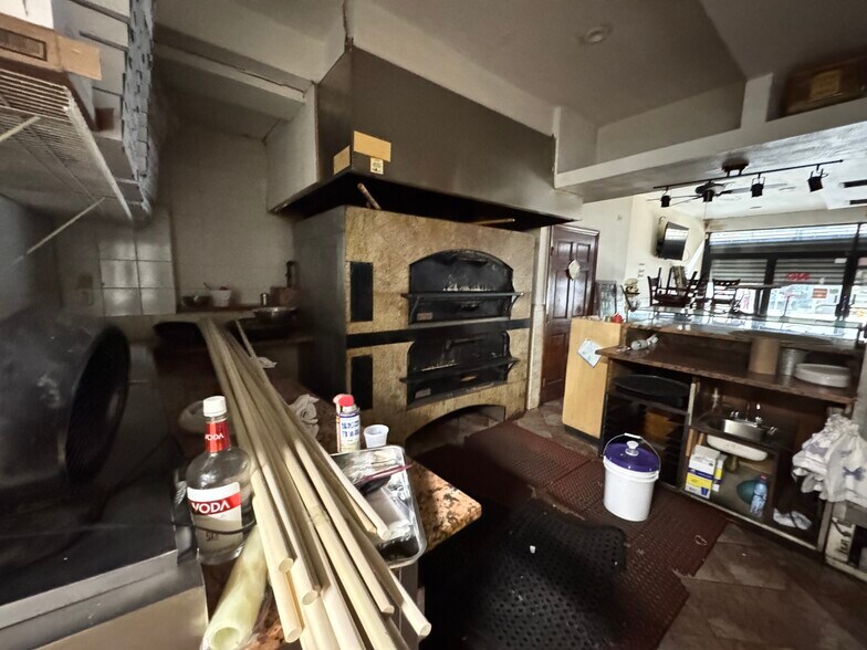 More Photos Of 294 Broadway, Brooklyn Apartments For Lease