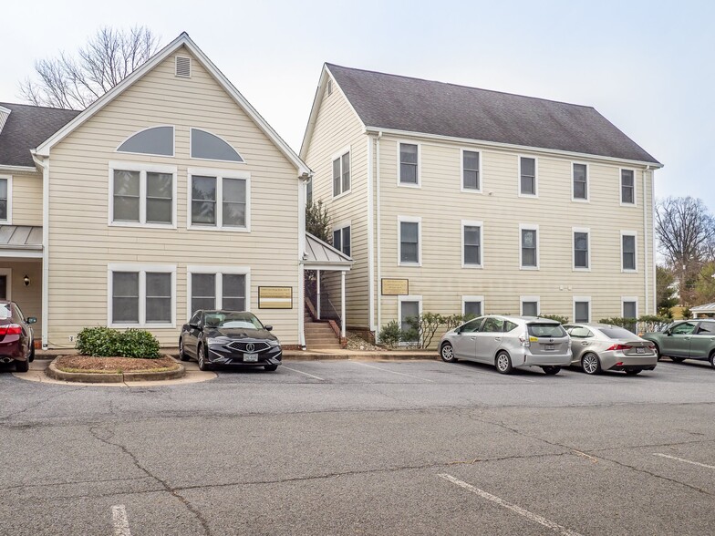 Primary Photo Of 10520 Warwick Ave, Fairfax Medical For Lease