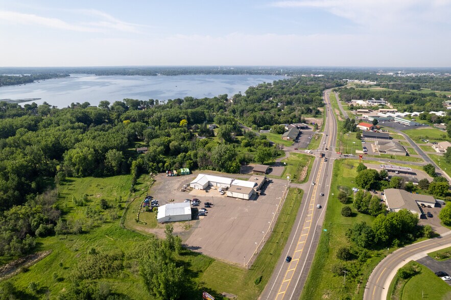 More Photos Of 6671 Lake Blvd, Wyoming Service For Sale