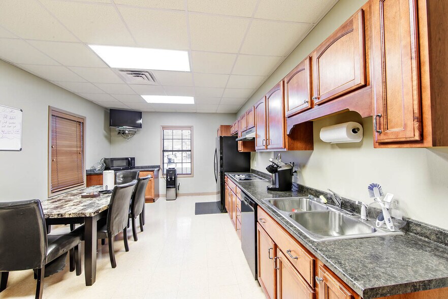 More Photos Of 1711 Dunn St, Houma Service For Lease