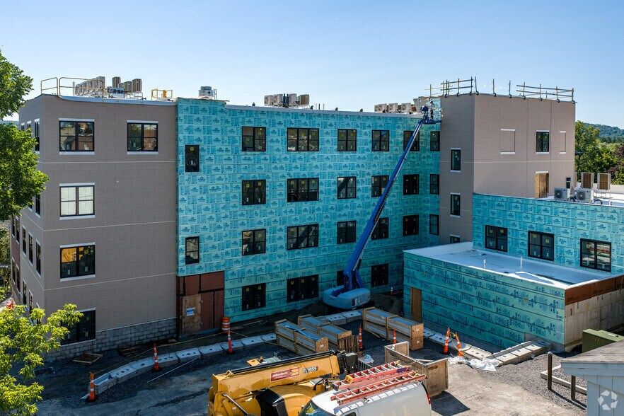 More Photos Of 99 Albany St, Cazenovia Apartments For Lease