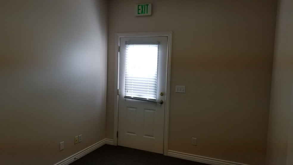 More Photos Of 589-597 W 800 N, Orem Medical For Lease