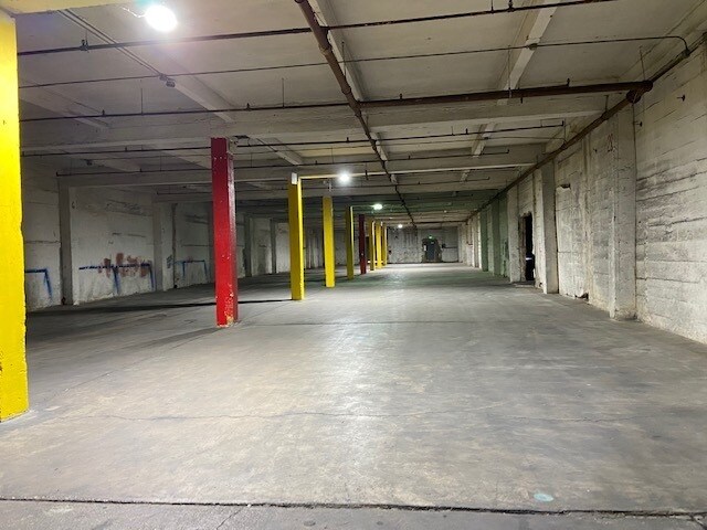More Photos Of 3022 Franklin Ave, Waco Warehouse For Lease