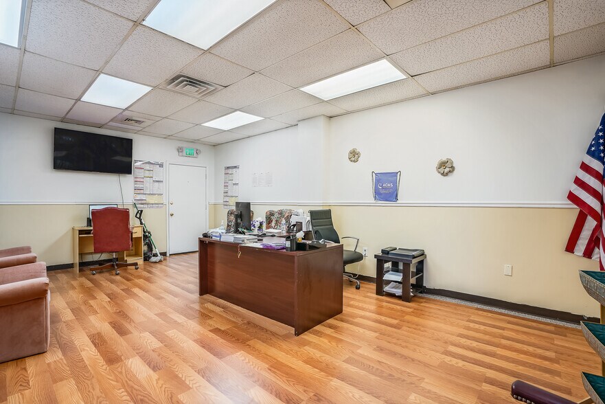More Photos Of 6314 Windsor Mill Rd, Woodlawn Office For Sale