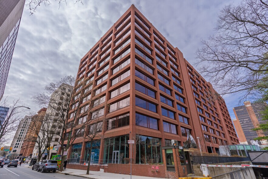 More Photos Of 401 Market St, Philadelphia Office For Lease