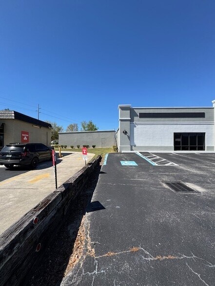 More Photos Of 1917 US Highway 27 N, Sebring Storefront For Sale