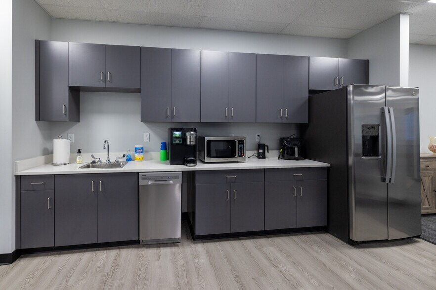 More Photos Of 214 E 18th Ave, North Kansas City Office For Lease