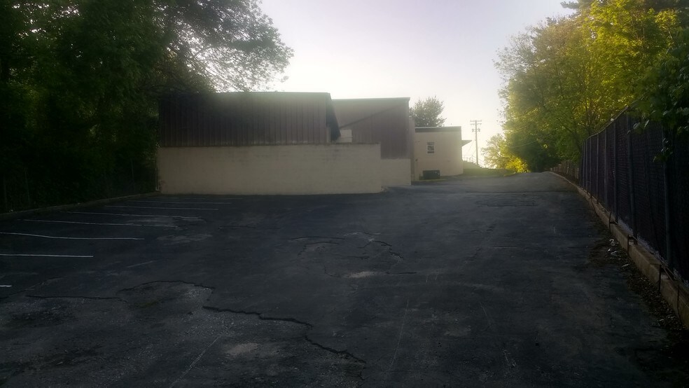 More Photos Of 7 Greenwood Pl, Pikesville Warehouse For Sale