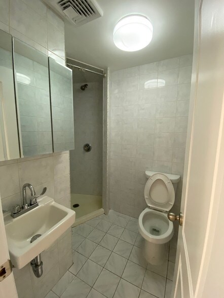 More Photos Of 1302 Kings Hwy, Brooklyn Medical For Lease