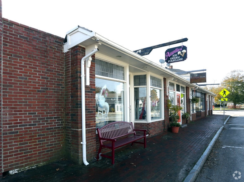 More Photos Of 667-681 Main St, Dennis Port Storefront For Lease