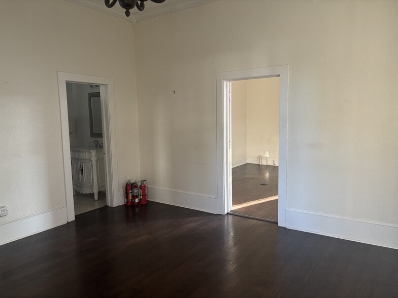 More Photos Of 117 S French Ave, Sanford Restaurant For Lease