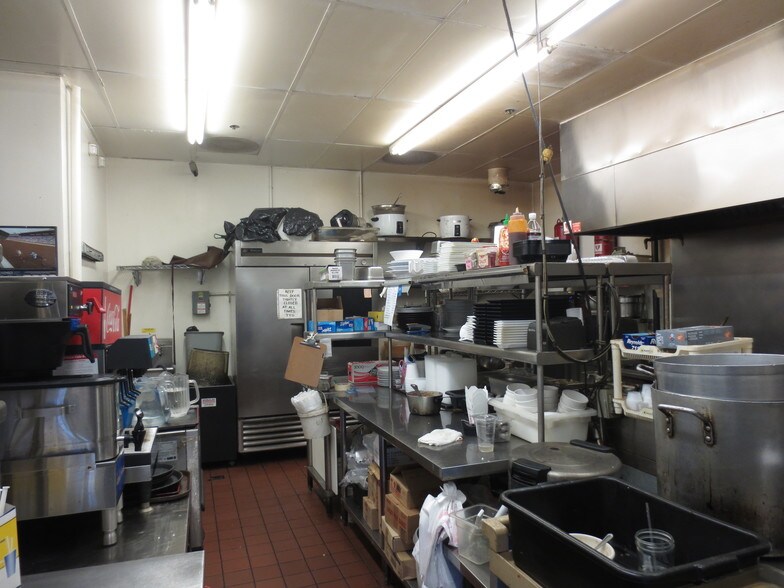 More Photos Of 818 N Pacific Ave, Glendale General Retail For Lease
