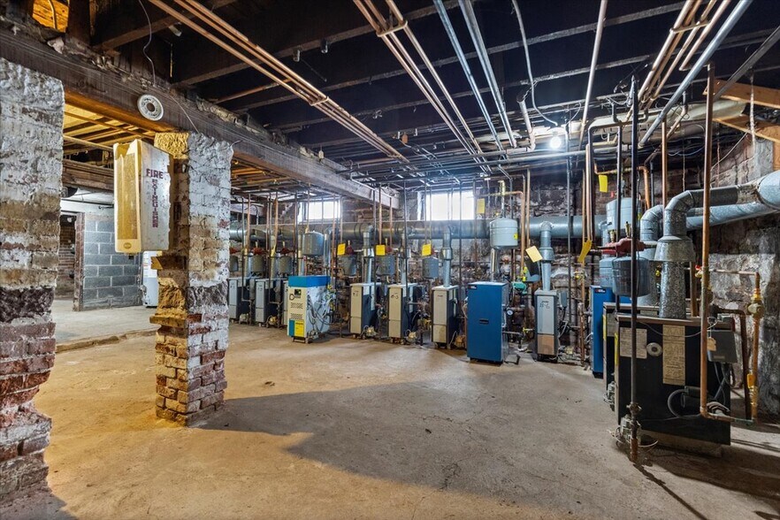 More Photos Of 666-668 Main St, Middletown Apartments For Sale