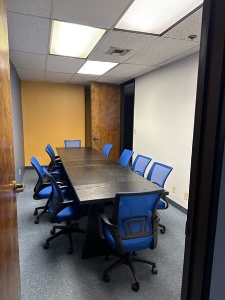More Photos Of 200 New Stine Rd, Bakersfield Office For Lease