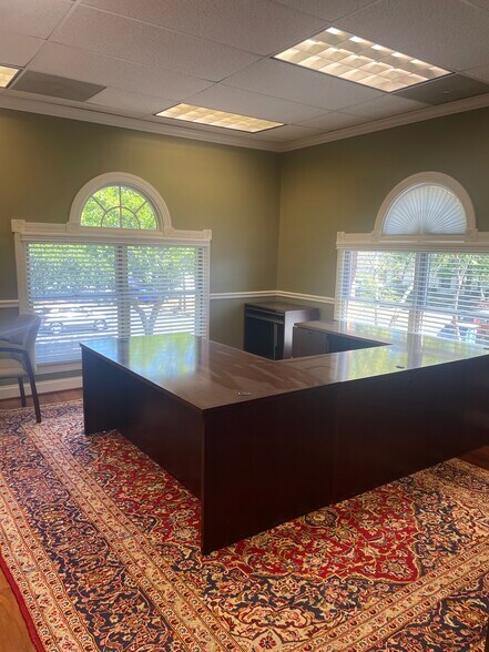 More Photos Of 880 Johnnie Dodds Blvd, Mount Pleasant Office Residential For Lease