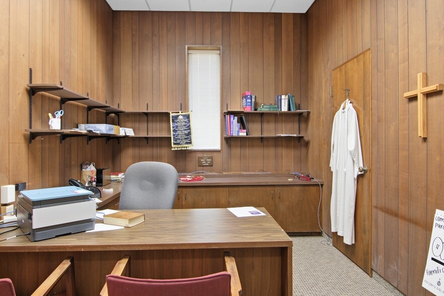 More Photos Of 1115 Greenbrier St, Saint Paul Religious Facility For Sale
