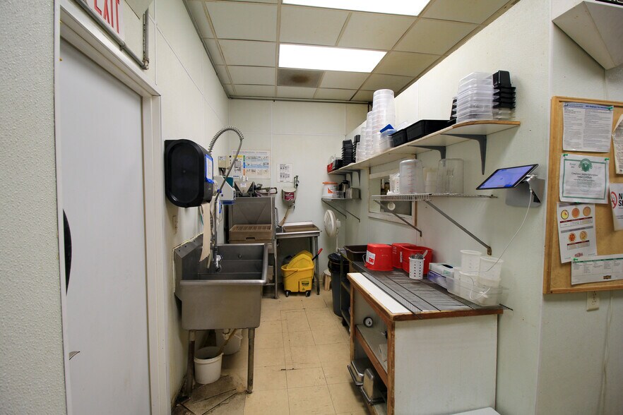 More Photos Of 211 N Main St, Pocahontas Restaurant For Sale