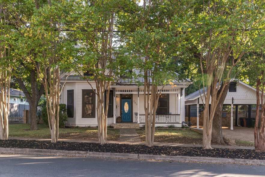 More Photos Of 203 Leland St, Austin Office For Lease