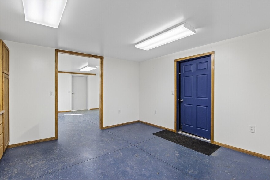 More Photos Of 9259 S Priest Dr, Tempe Showroom For Lease