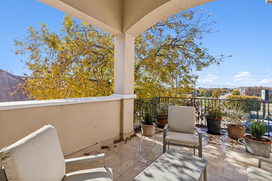 More Photos Of 3202 N Shiloh Rd, Garland Office For Sale