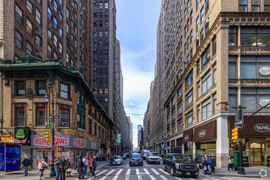 More Photos Of 307 W 38th St, New York Office For Lease