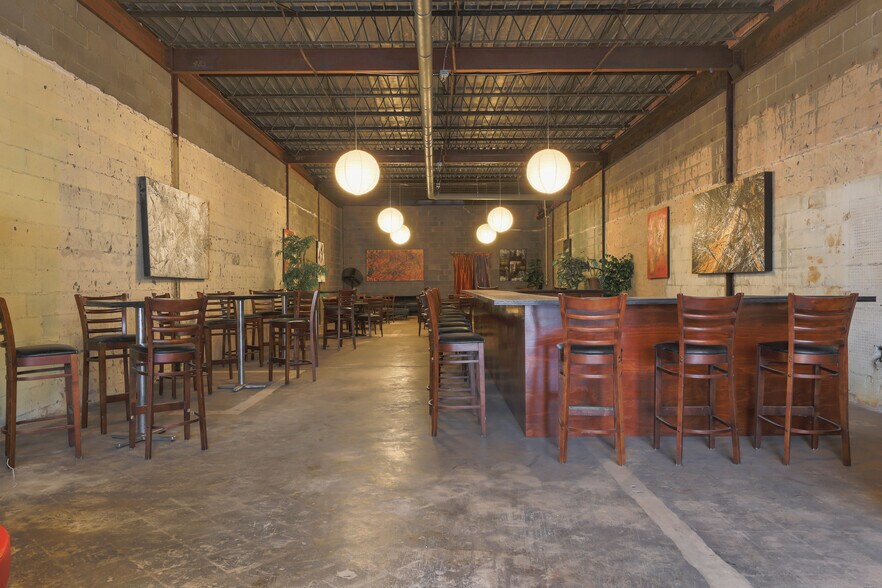 More Photos Of 502-514 6th St N, Texas City General Retail For Sale